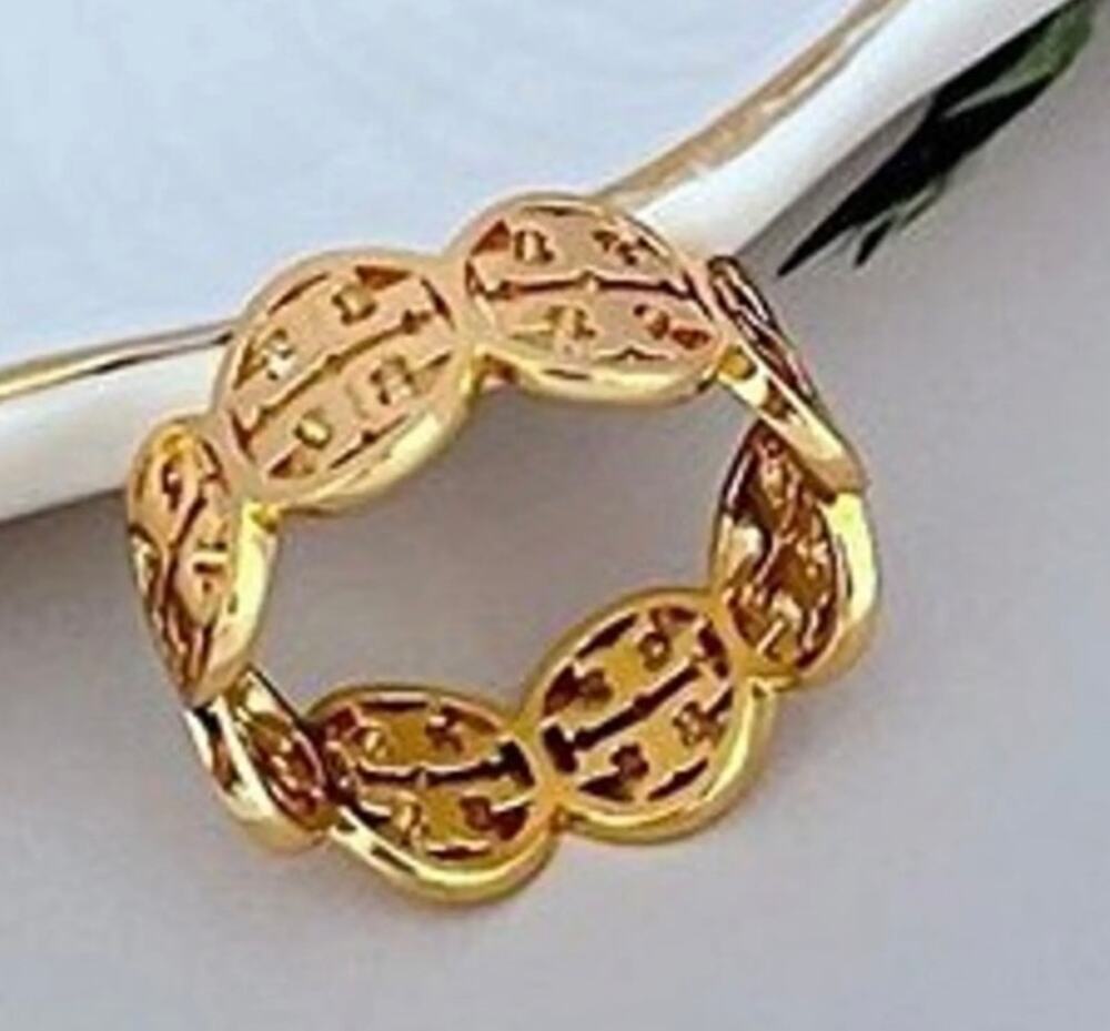 NWOT Tory Burch ring detailed cutout design iconic logo 18k gold-plated Size 7